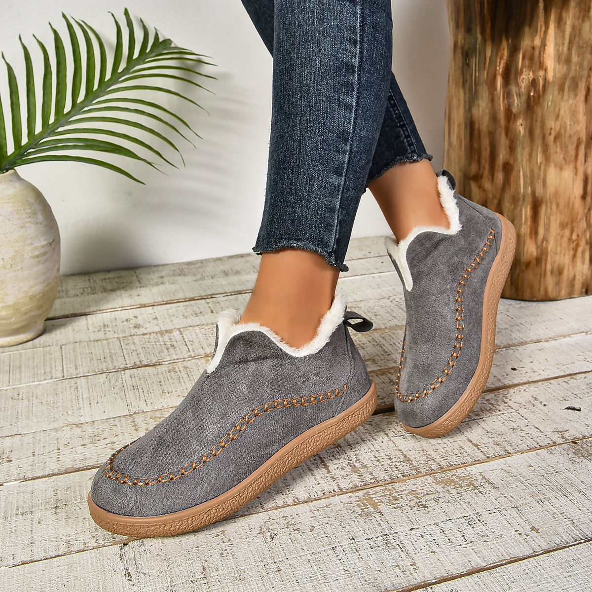 Round Toe Plush Lined Shoes