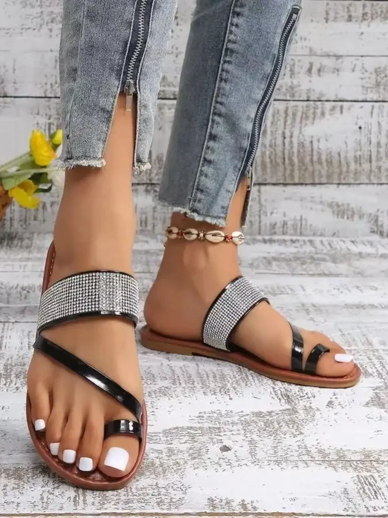 Rhinestone Toe Loop Flats Sandals