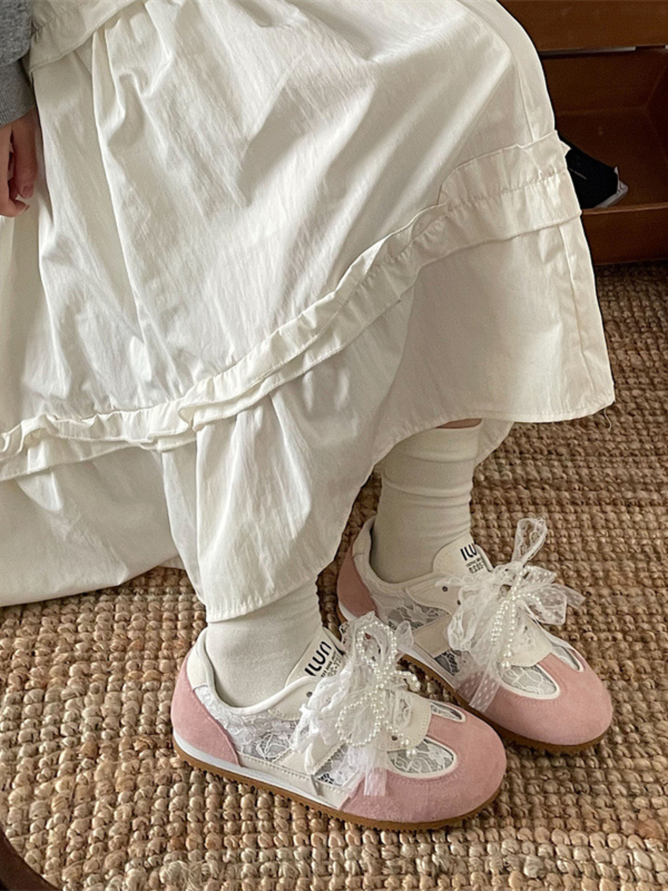 Vintage Lace Ribbon Sneakers