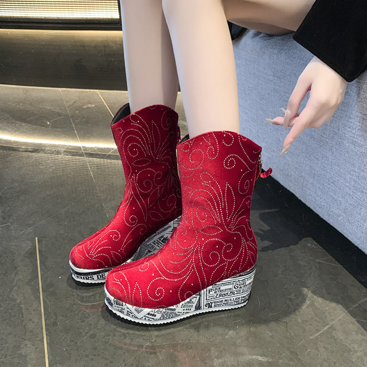 Round Toe Platform Wedge Boots