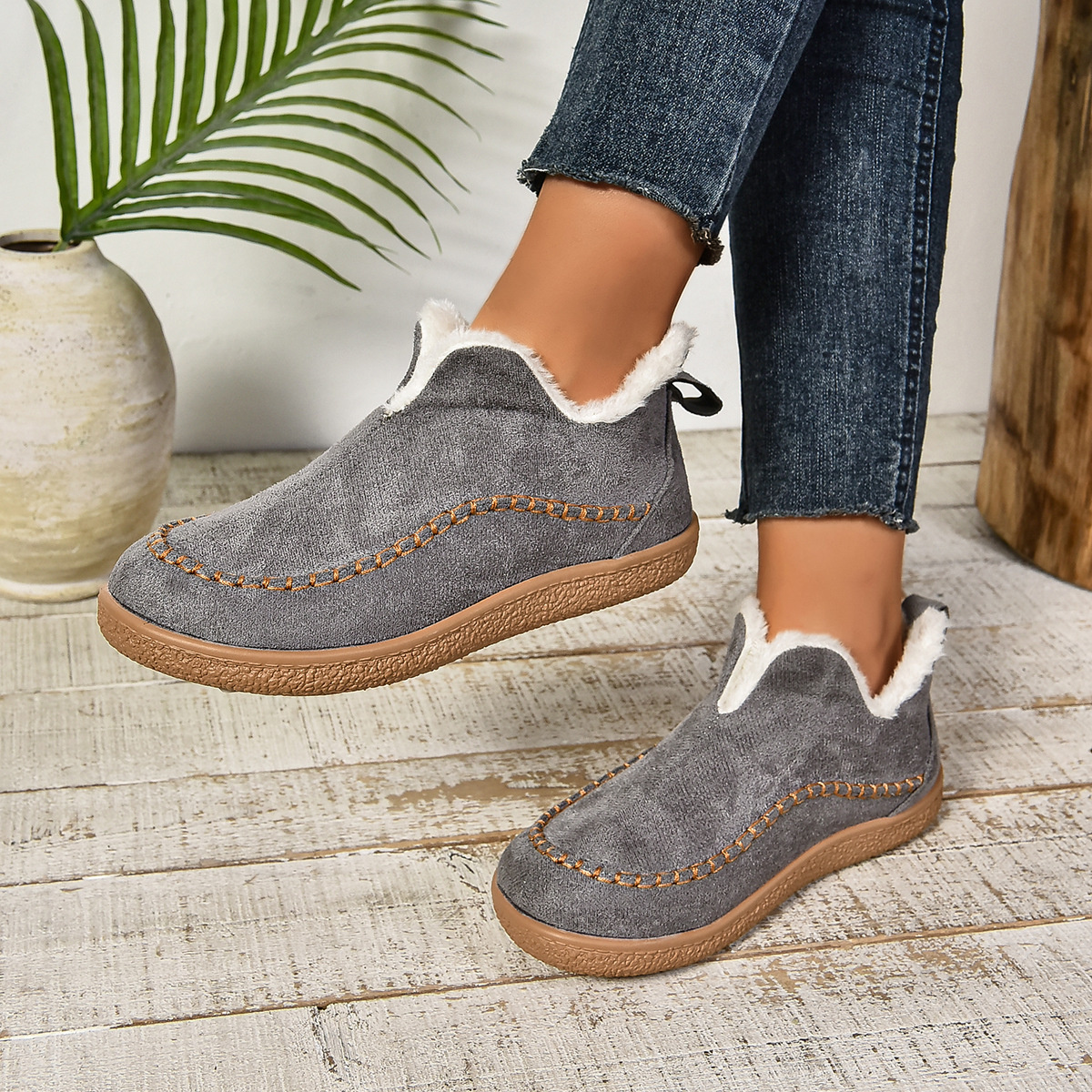 Round Toe Plush Lined Shoes