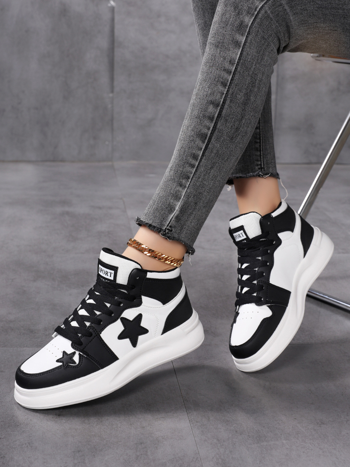 Star Pattern Lace Up Sneakers