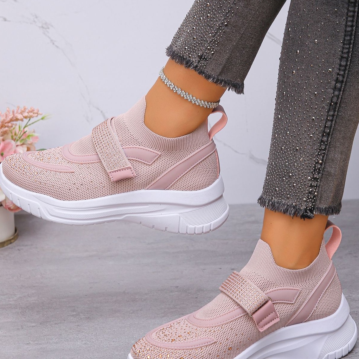 Round Toe Mesh Sneakers