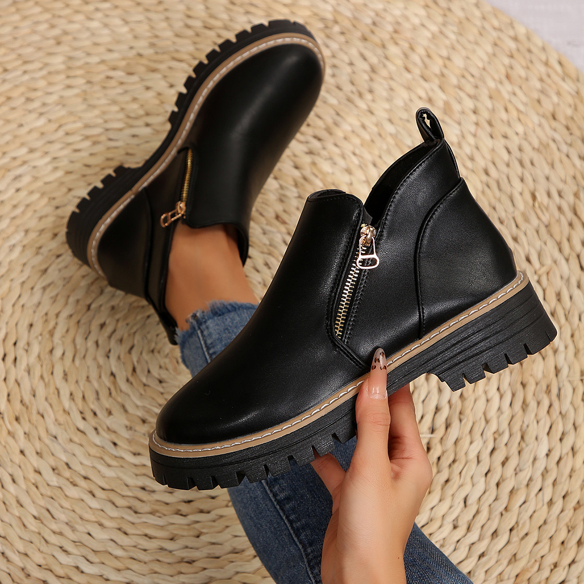 Ankle Boots with Zipper Detail