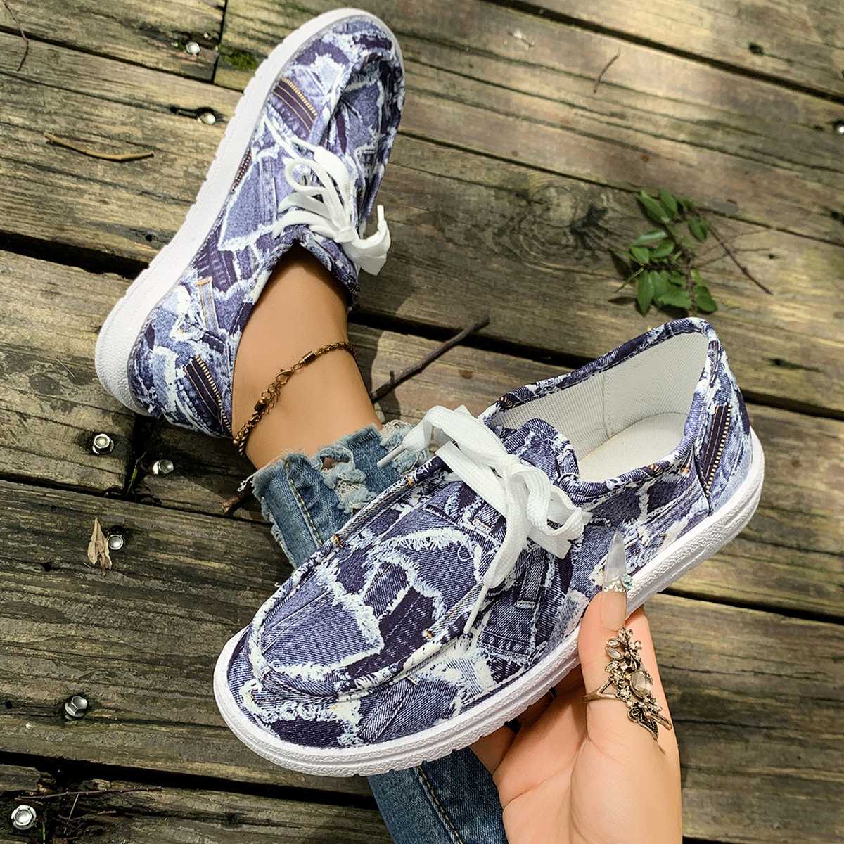 Round Toe Lace Up Sneakers