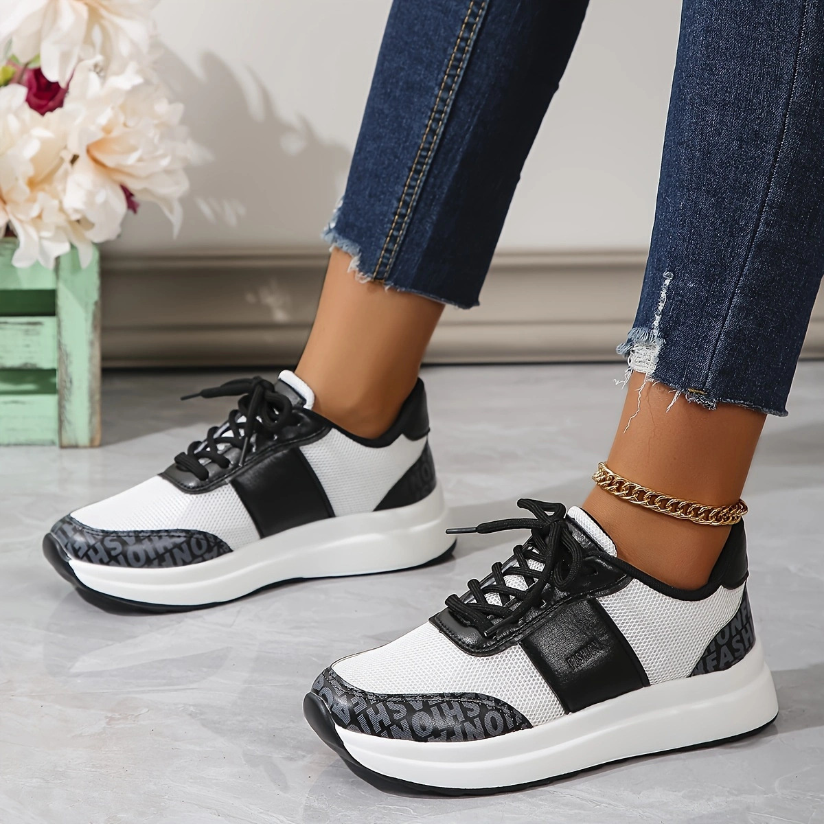 Round Toe Lace Up Sneakers