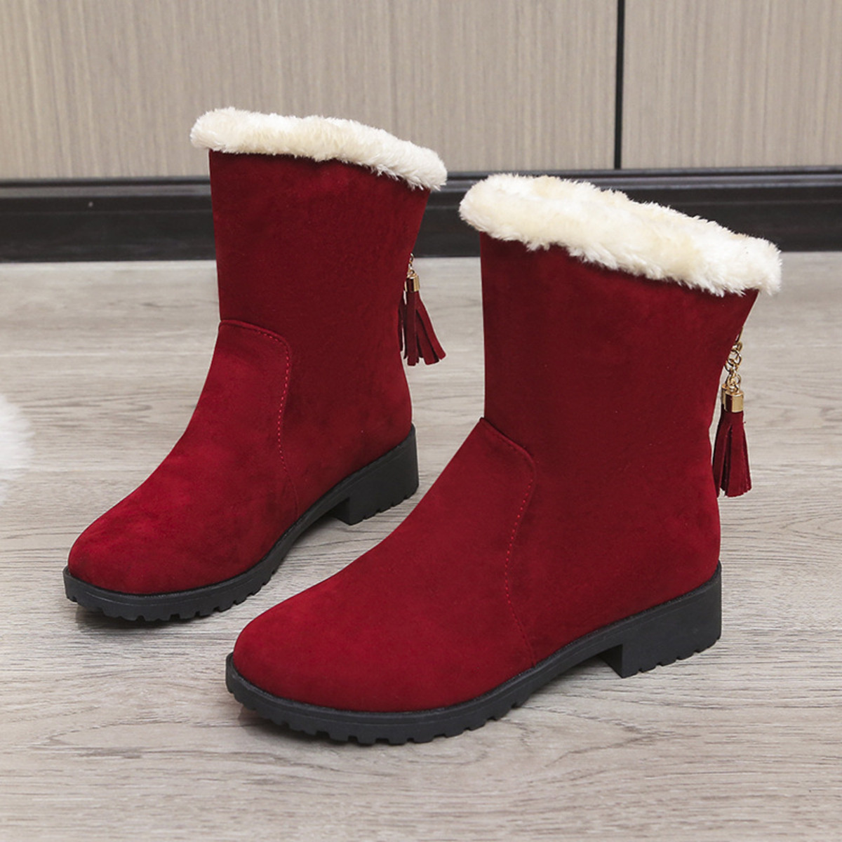 Round Toe Plush Lined Boots