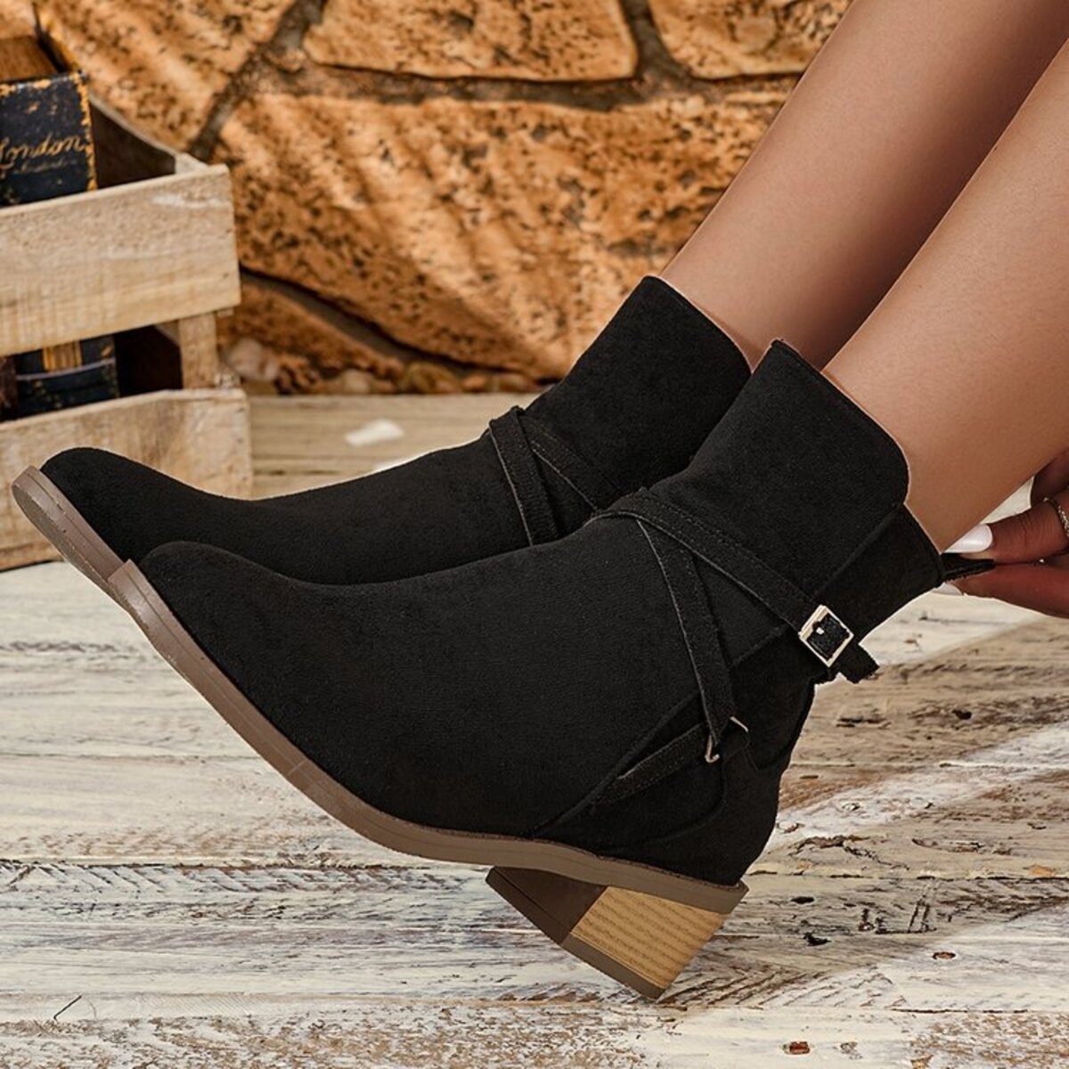 Side Zip Block Heels Boots
