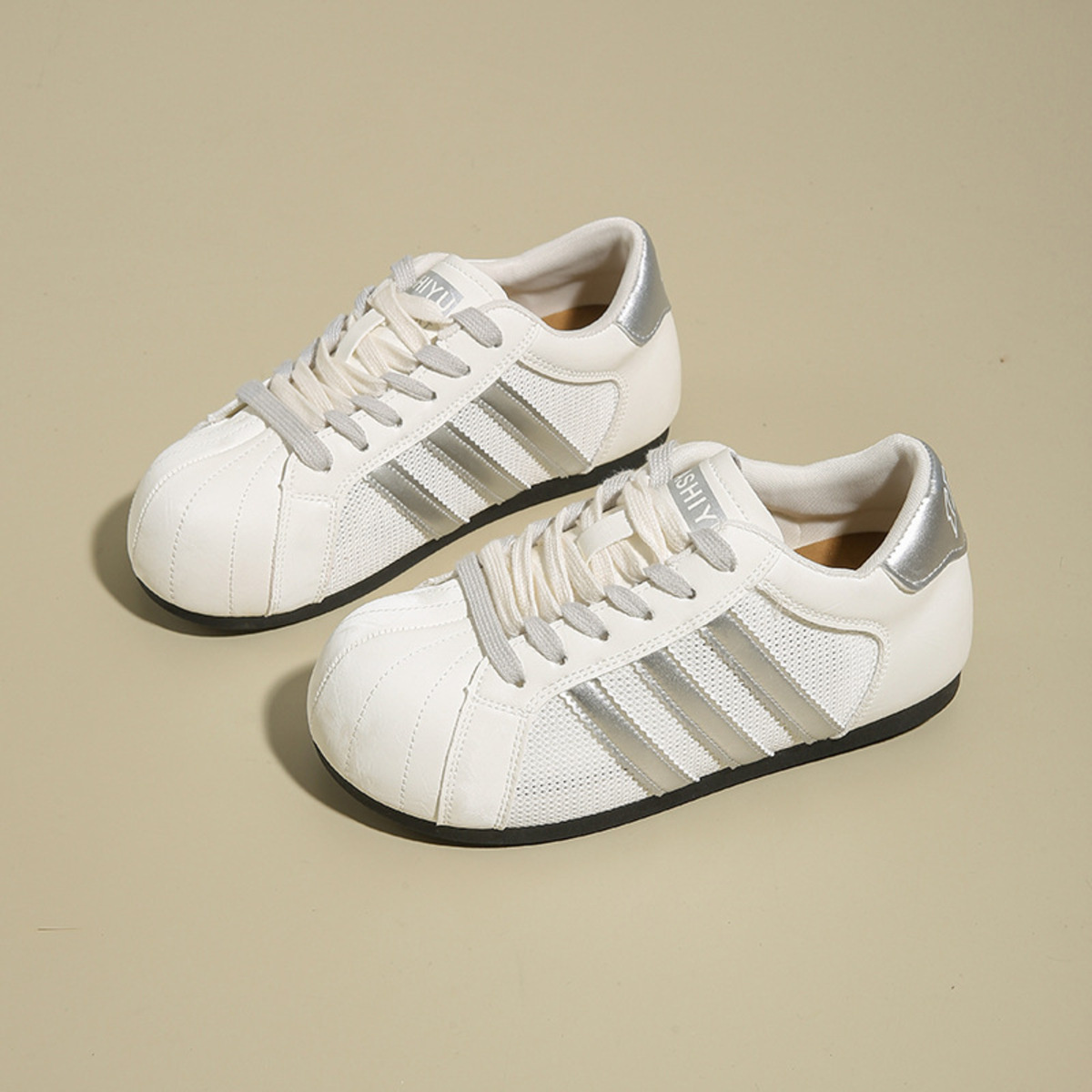 Lace Up Round Toe Sneakers