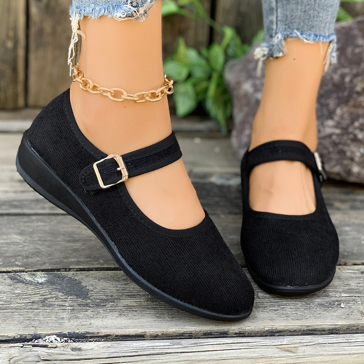 Round Toe Mesh Slip-Ons