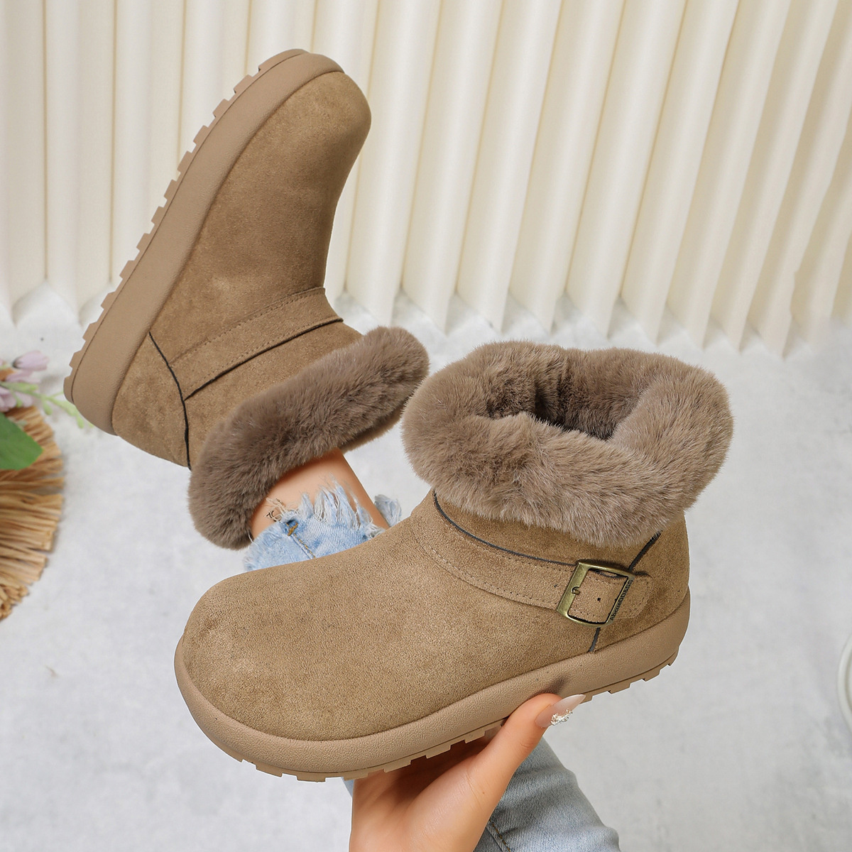 Round Toe Fuzzy Boots