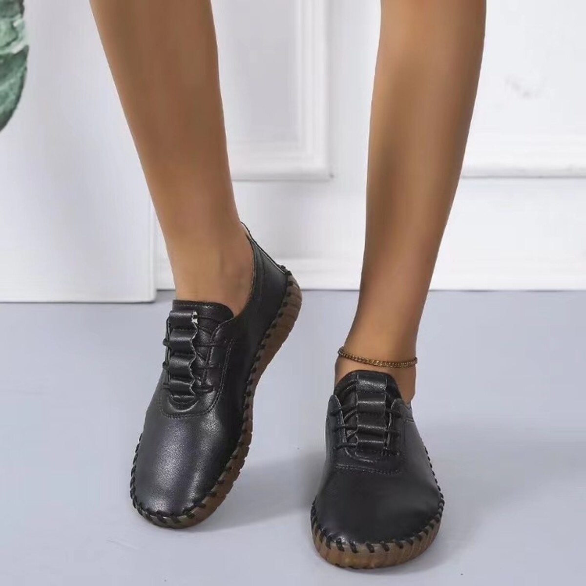 Round Toe Lace Up Sneakers