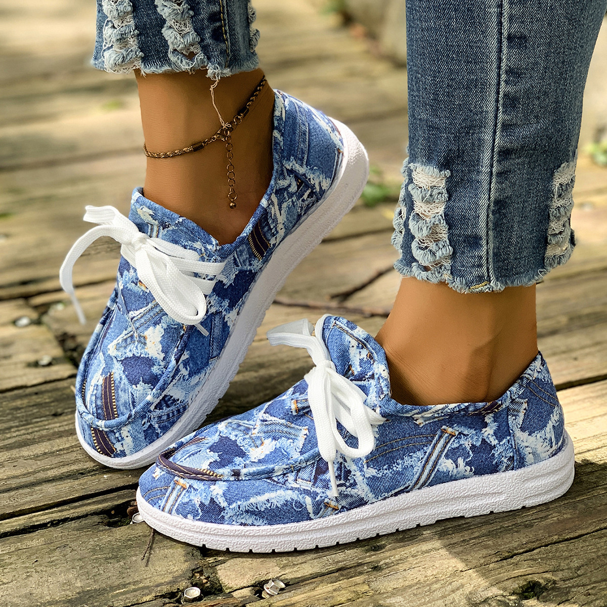Round Toe Lace Up Sneakers