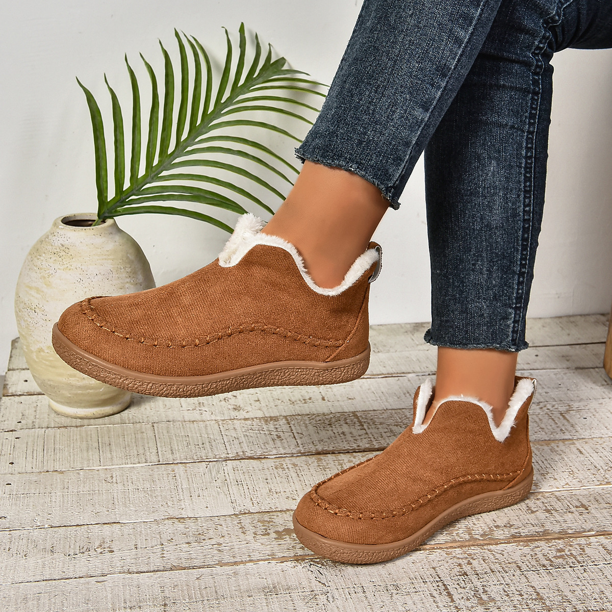Round Toe Plush Lined Shoes
