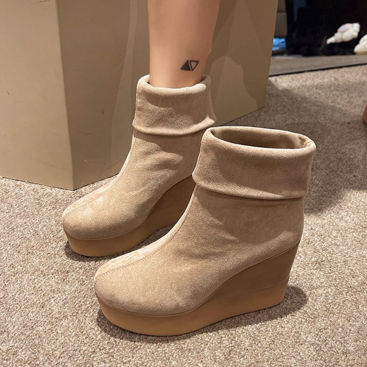 Round Toe Wedge Boots