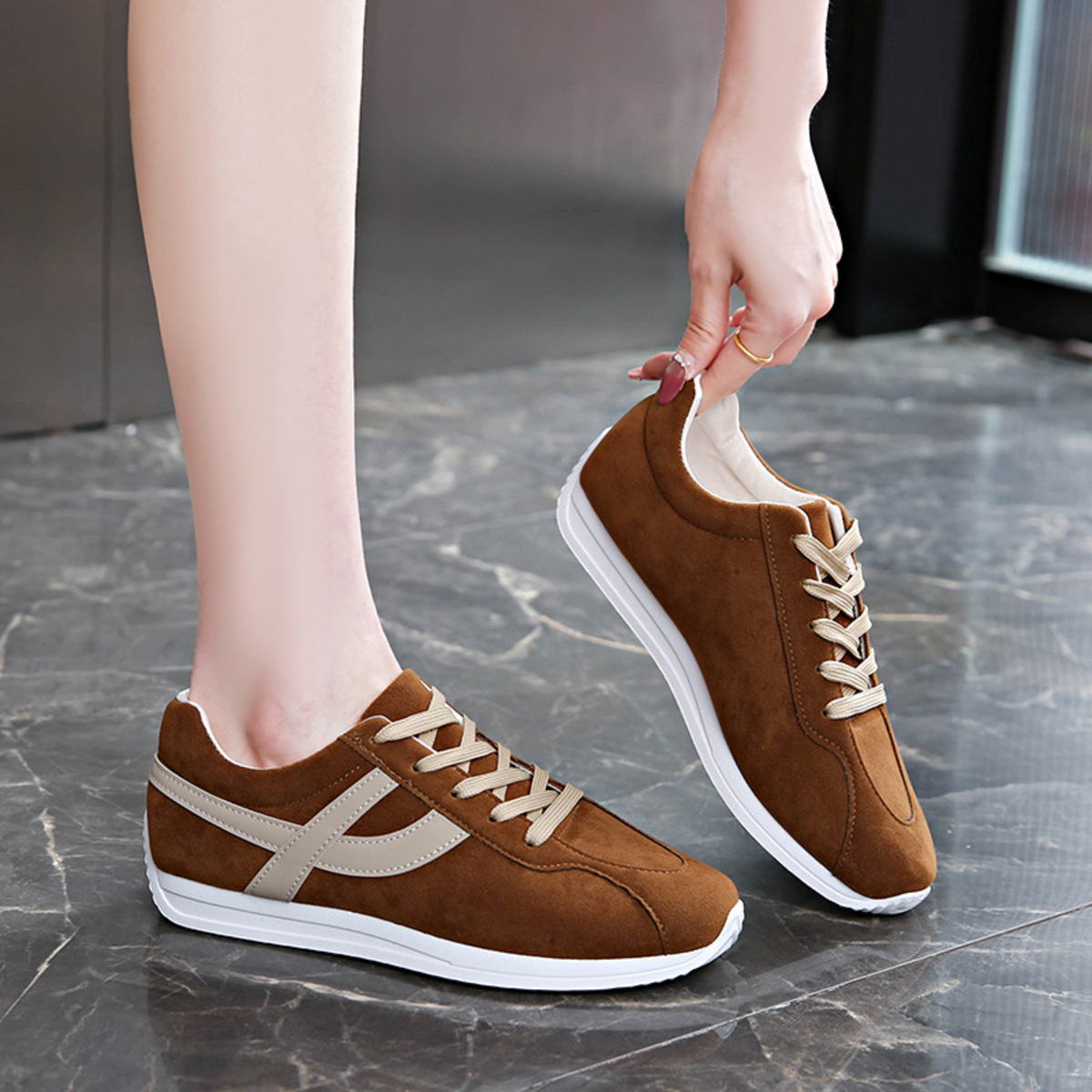Round Toe Lace Up Sneakers