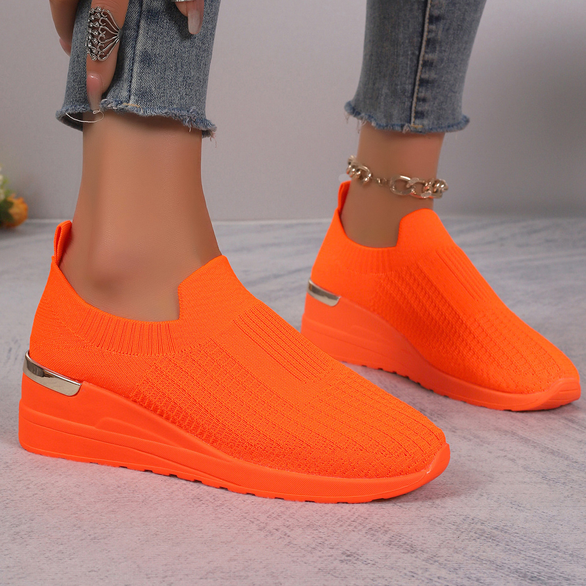 Mesh Round Toe Wedge Athletic