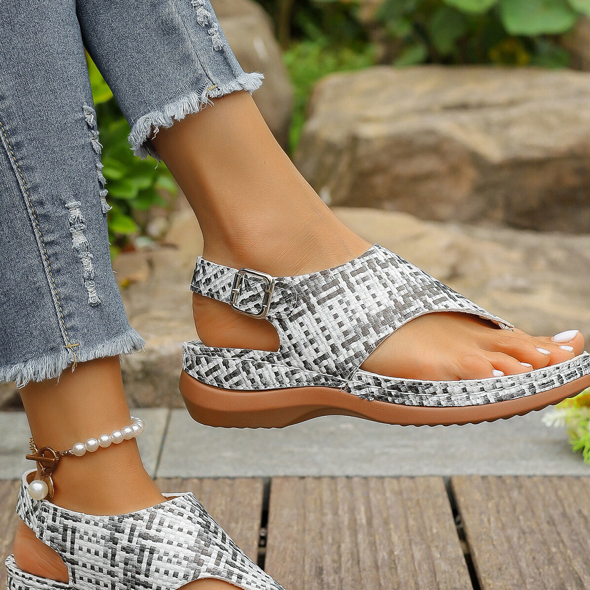 Toe Post Wedge Sandals