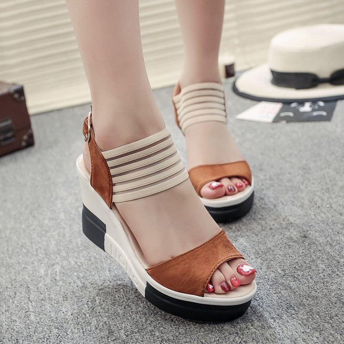 Contrast Platform Wedge Sandals