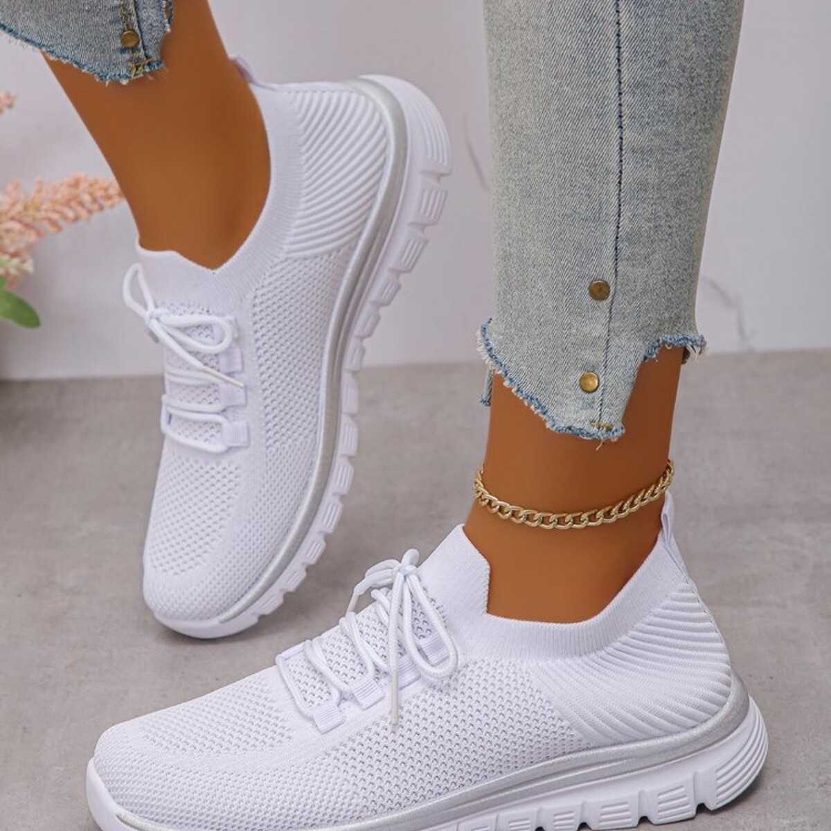 Breathable Mesh Lace Up Athletic