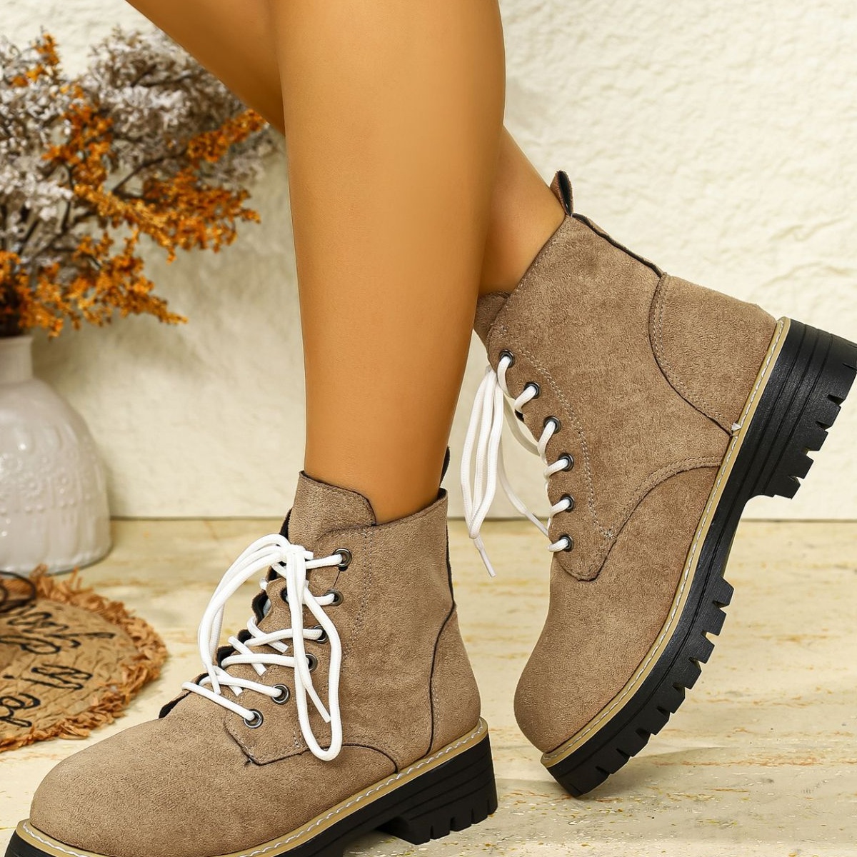 Round Toe Lace Up Boots