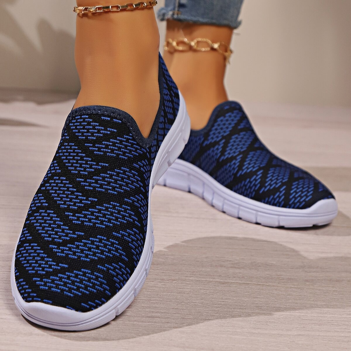 Breathable Mesh Round Toe Slip-Ons