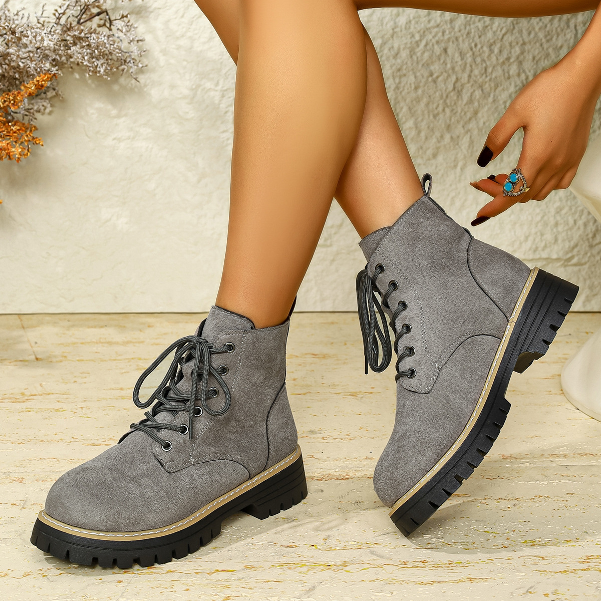 Round Toe Lace Up Boots