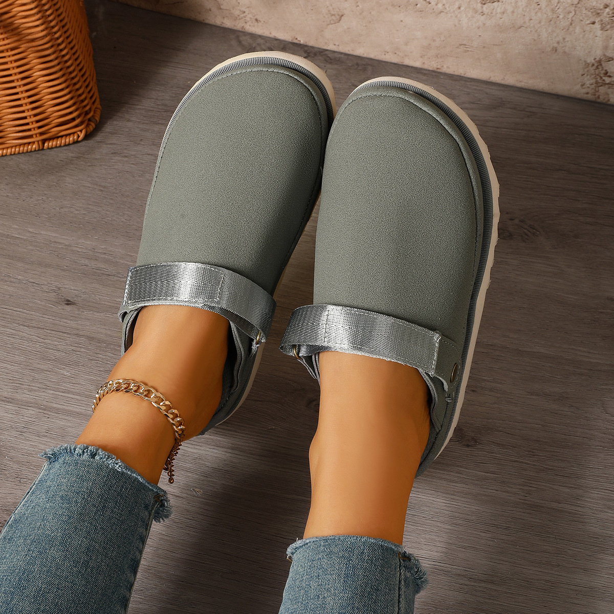 Round Toe Platform Slippers