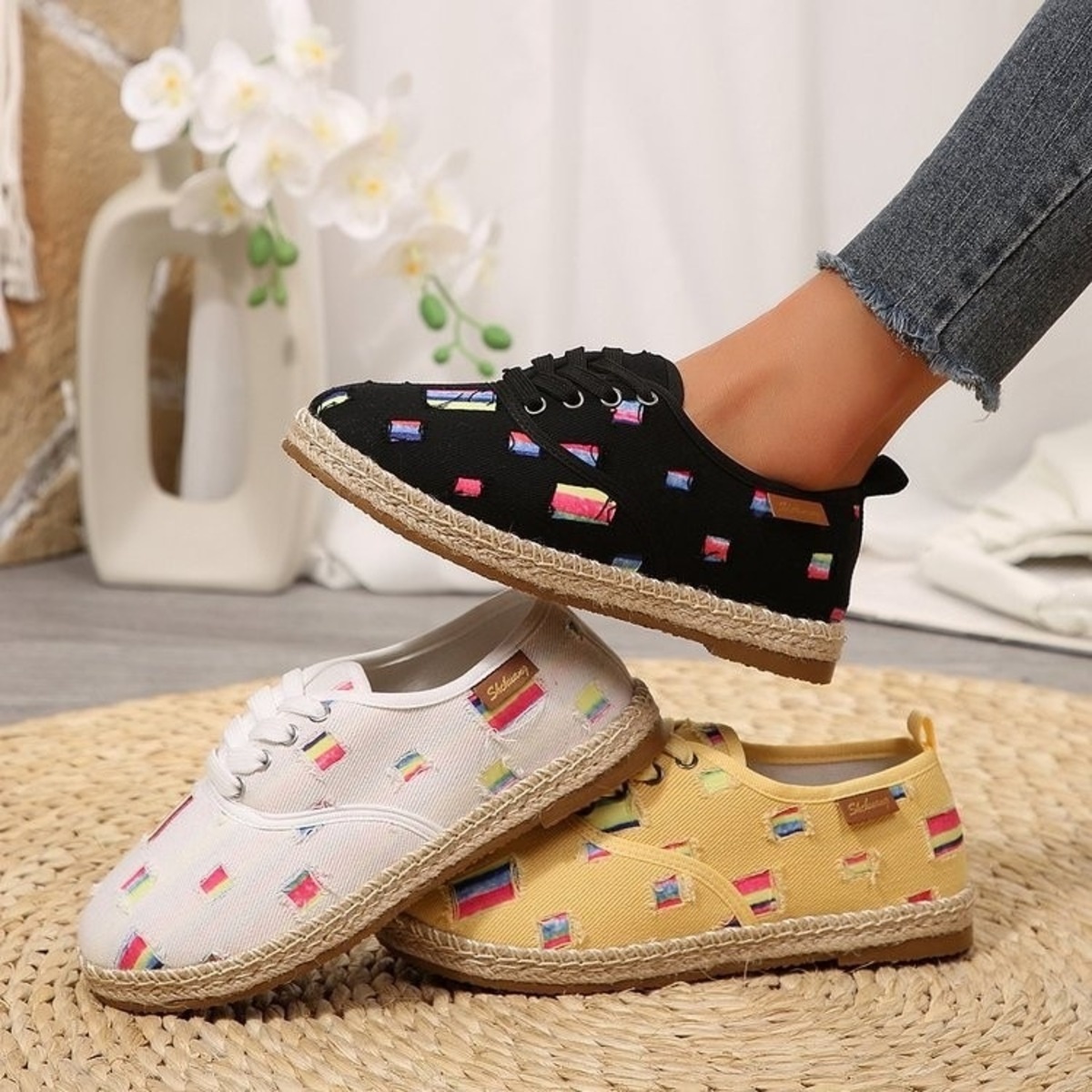 Round Toe Lace Up Sneakers