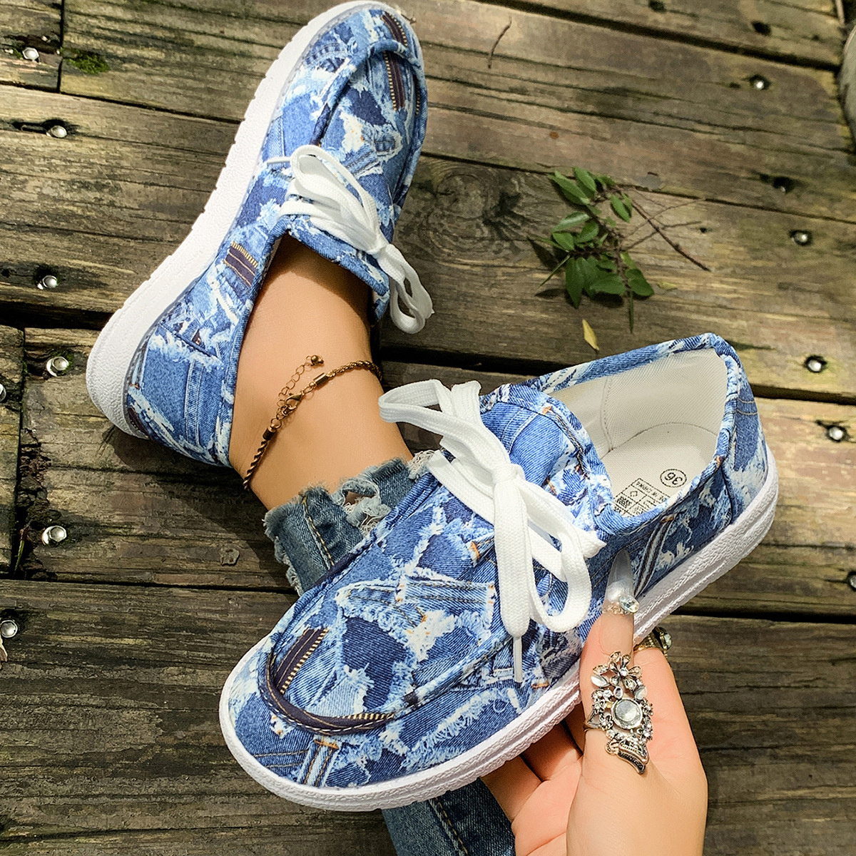 Round Toe Lace Up Sneakers