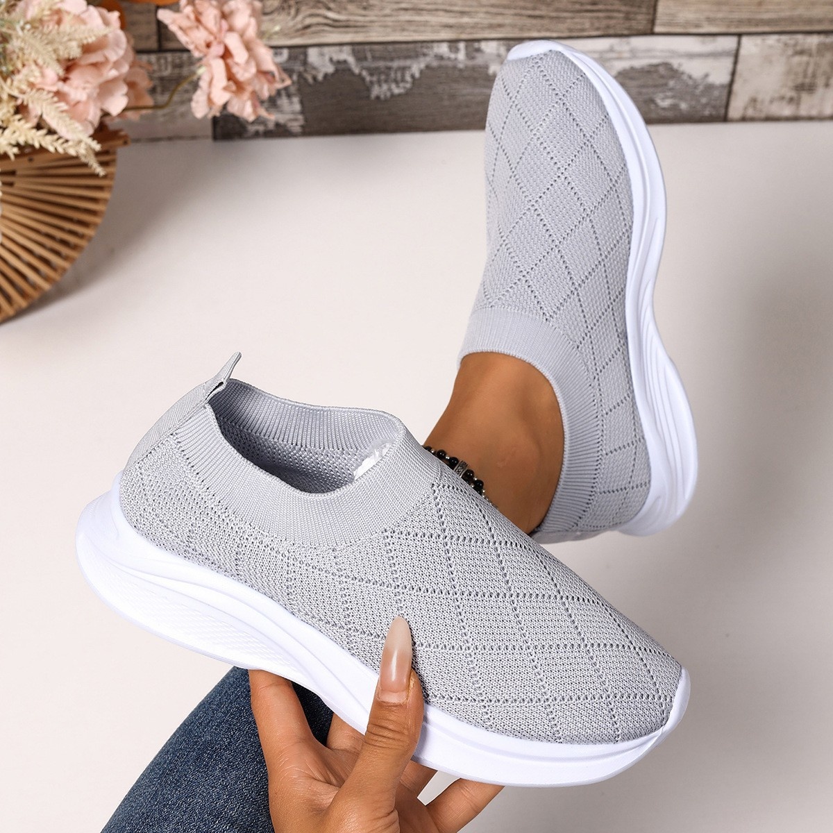Breathable Mesh Round Toe Shoes