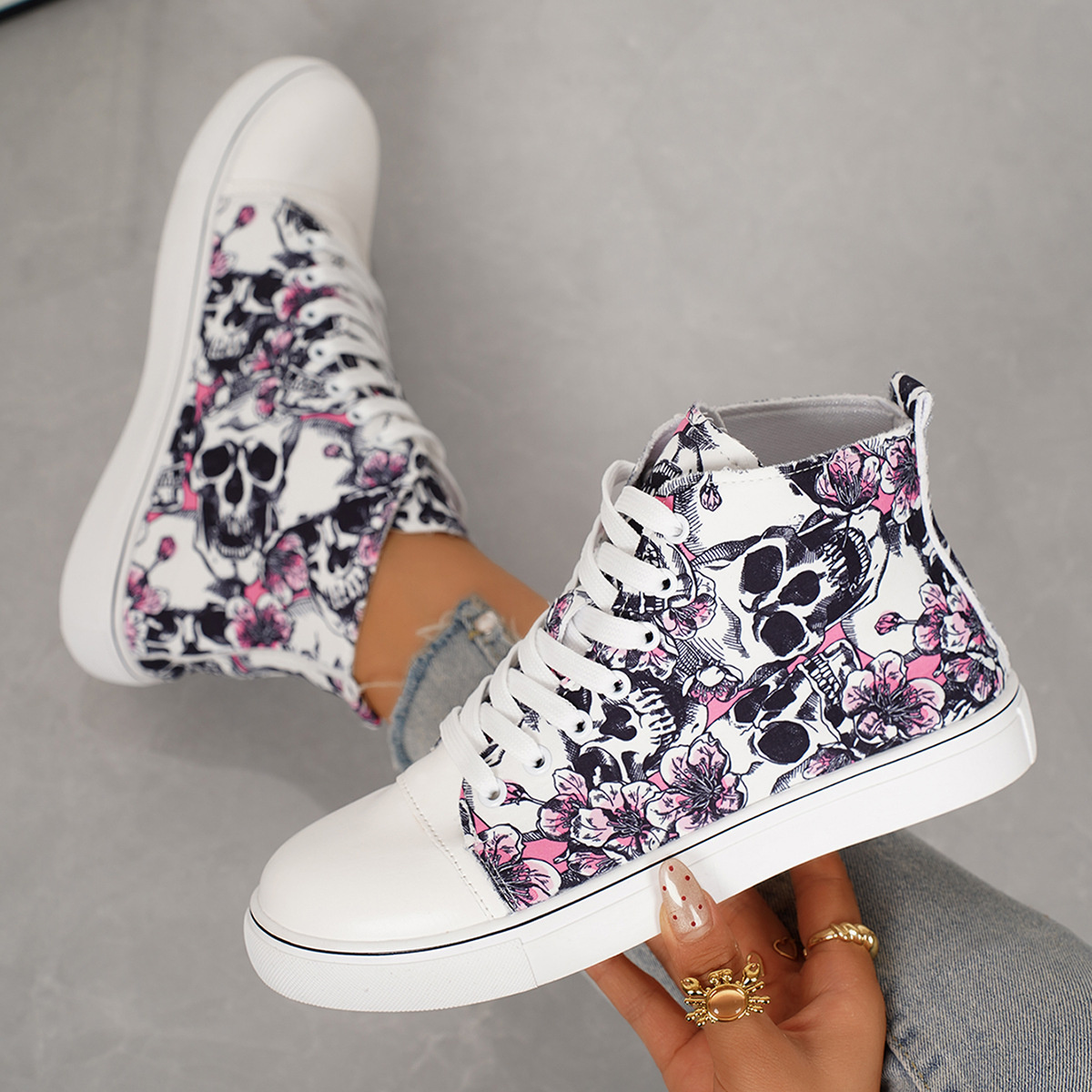 Round Toe Lace Up Sneakers