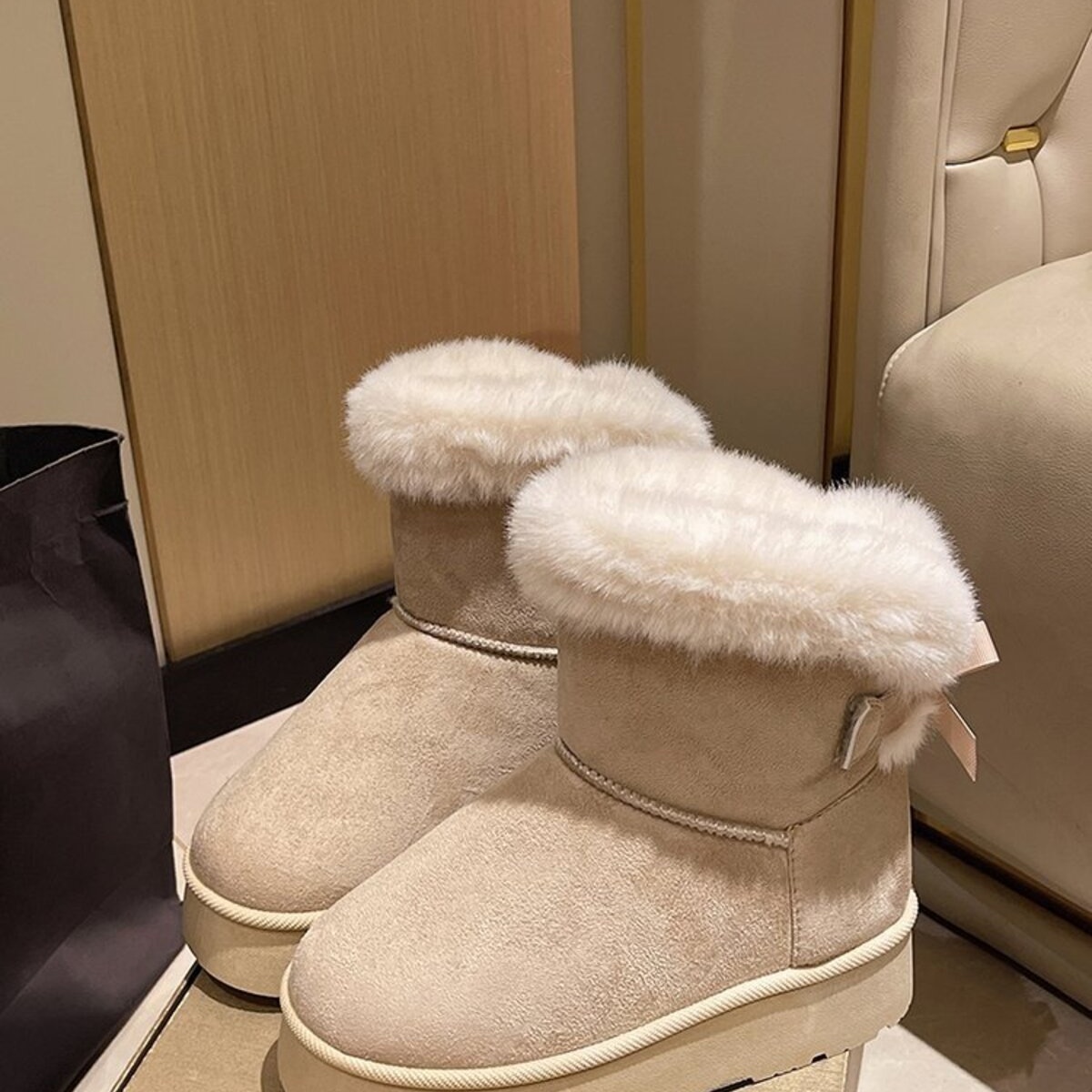 Round Toe Fuzzy Boots
