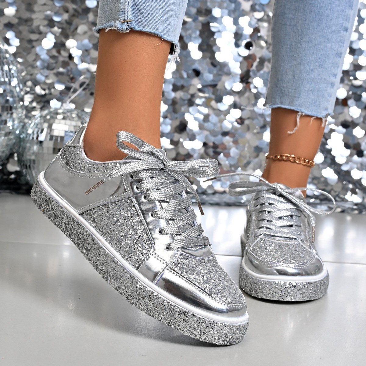 Round Toe Lace Up Sneakers