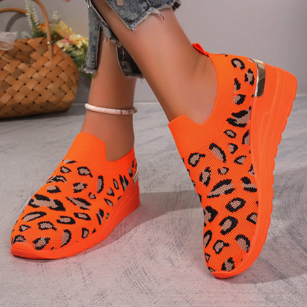 Mesh Round Toe Wedge Athletic