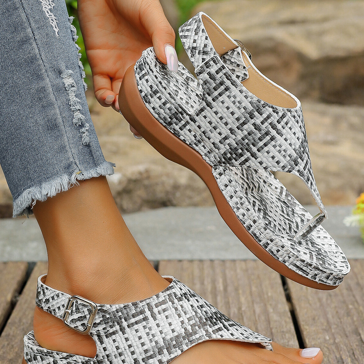 Toe Post Wedge Sandals