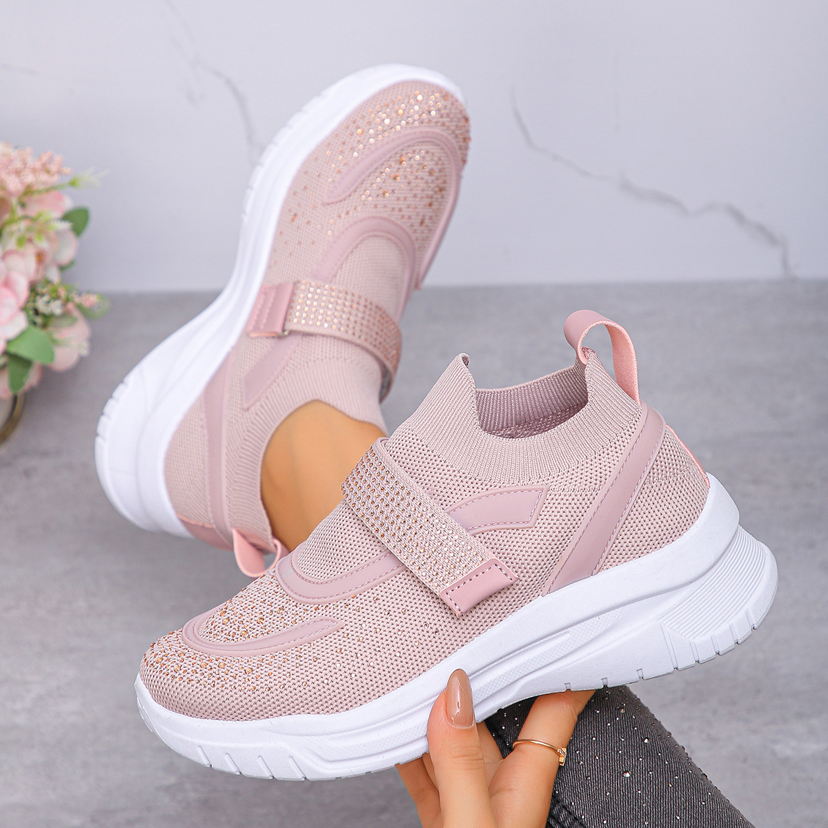 Round Toe Mesh Sneakers