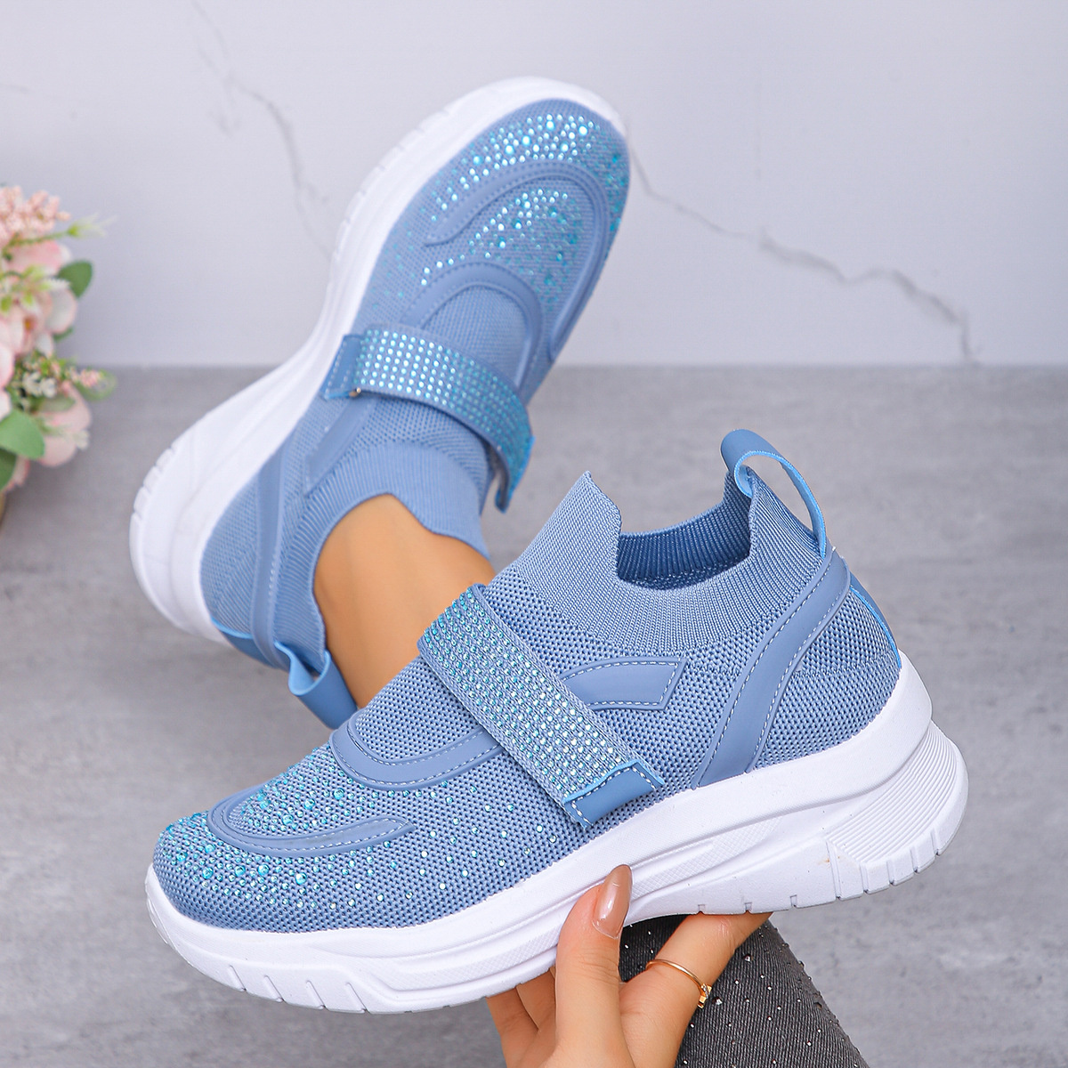 Round Toe Mesh Sneakers