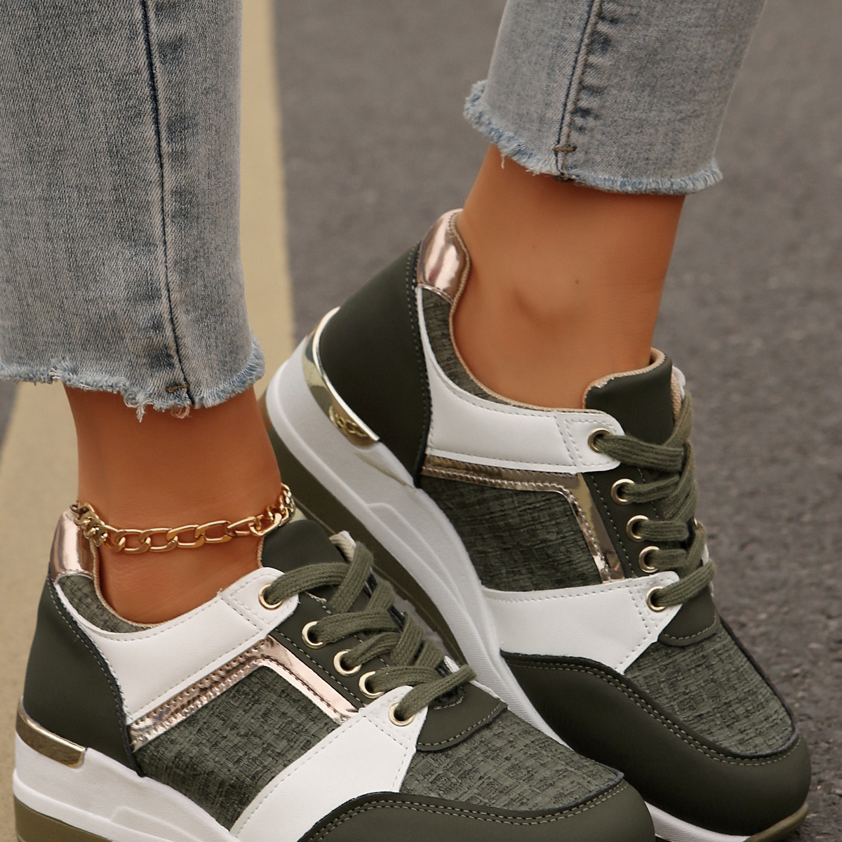 Round Toe Lace Up Sneakers