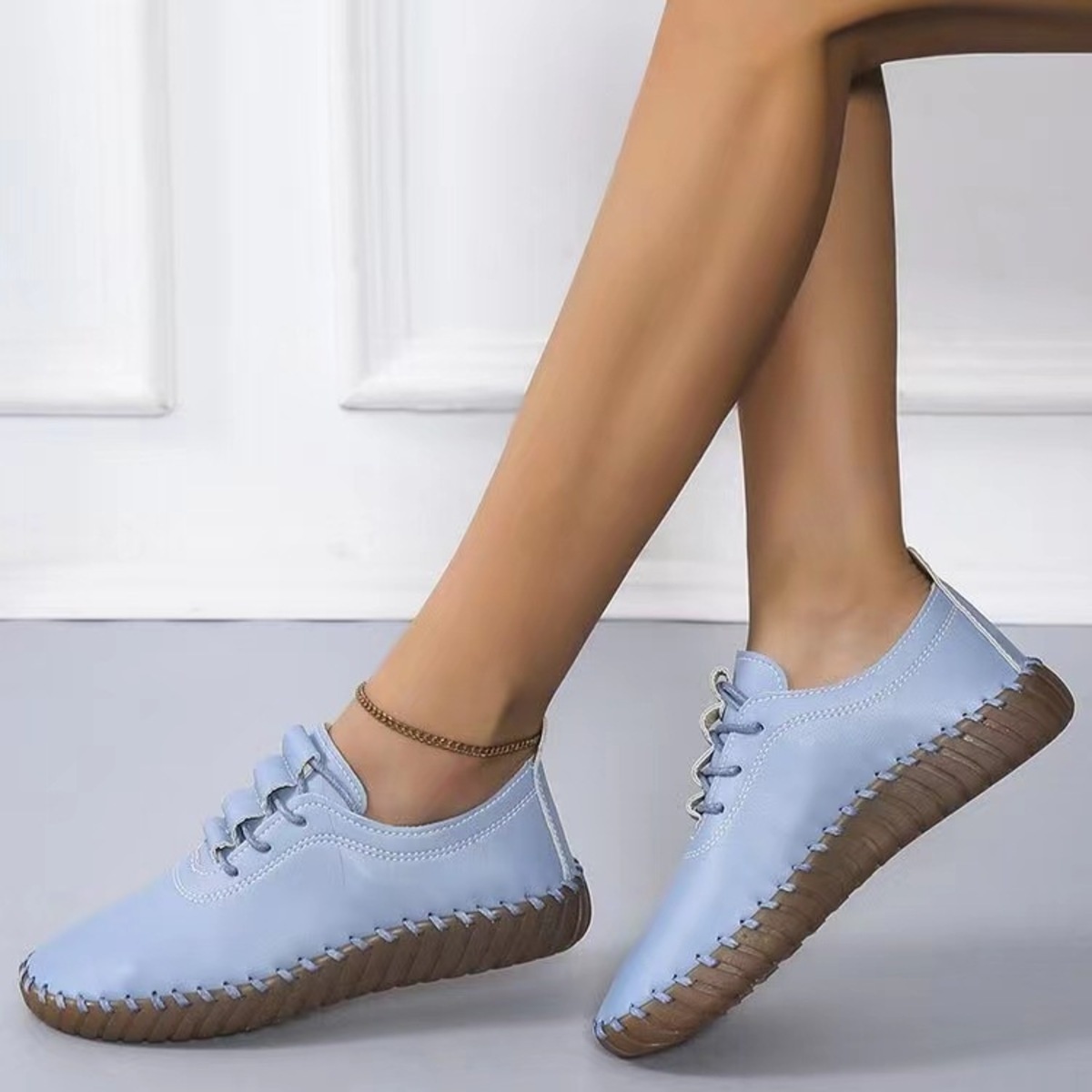 Round Toe Lace Up Sneakers