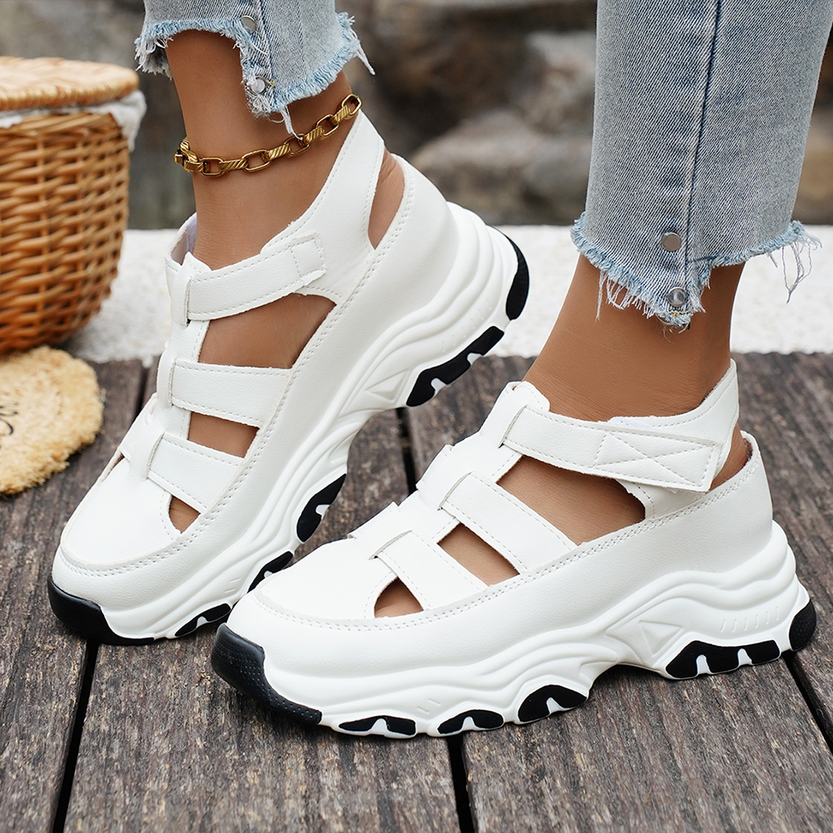 Cutout Round Toe Platform Sandals