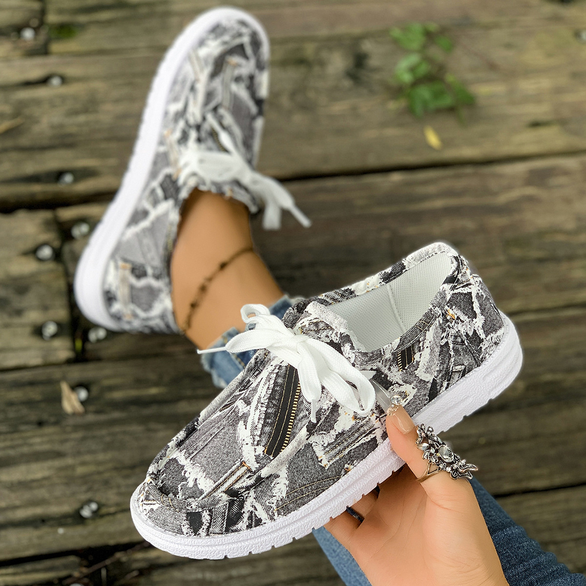 Round Toe Lace Up Sneakers