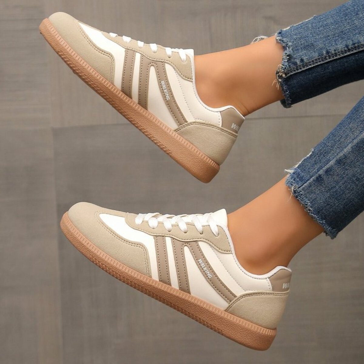 Round Toe Lace Up Sneakers