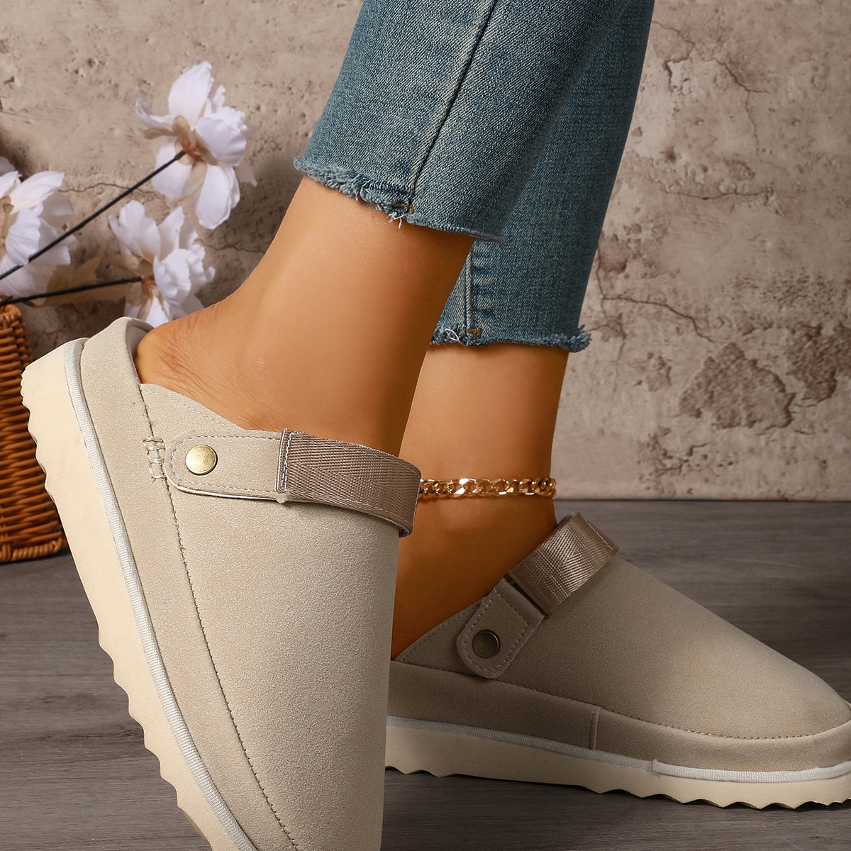 Round Toe Platform Slippers