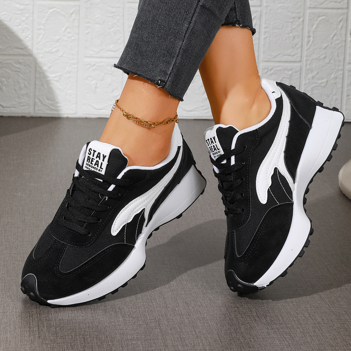 Round Toe Lace Up Sneakers