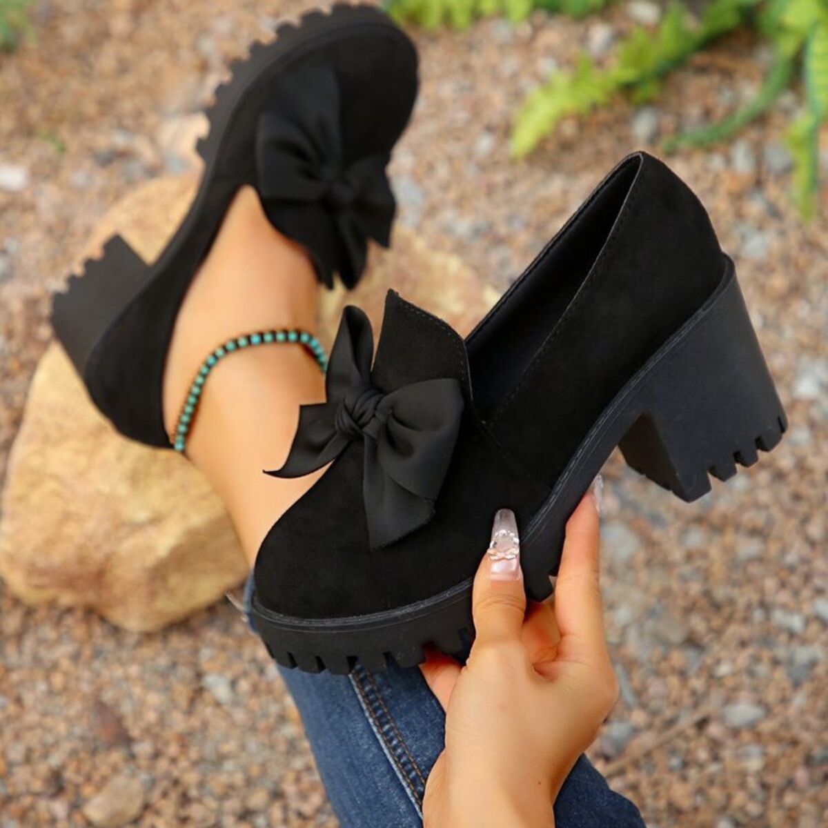 Round Toe Block Heels Pumps