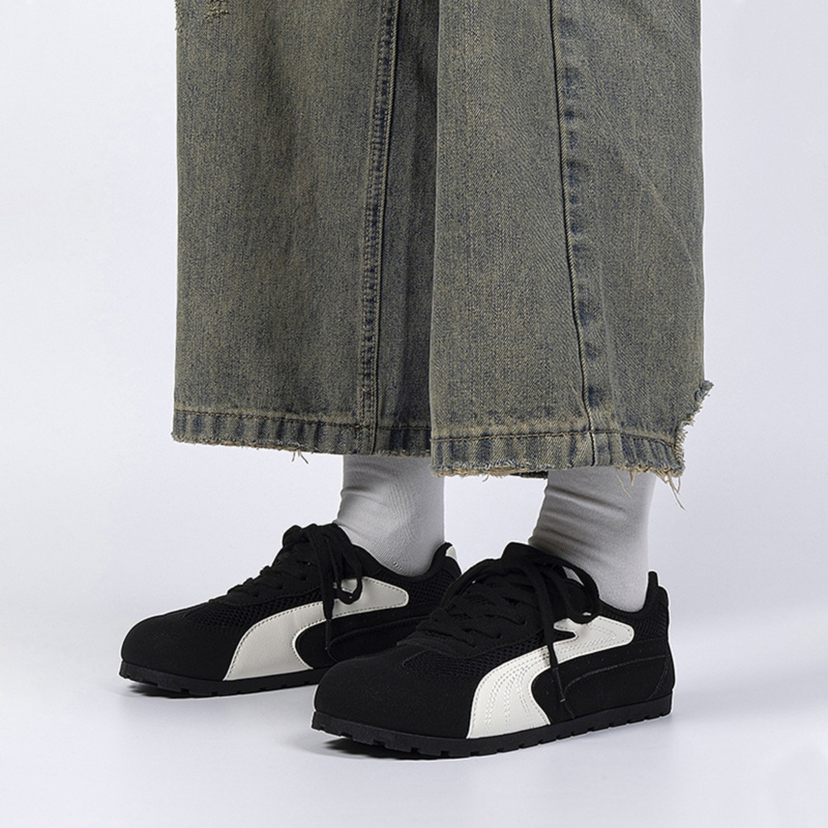 Contrast Lace Up Casual Sneakers