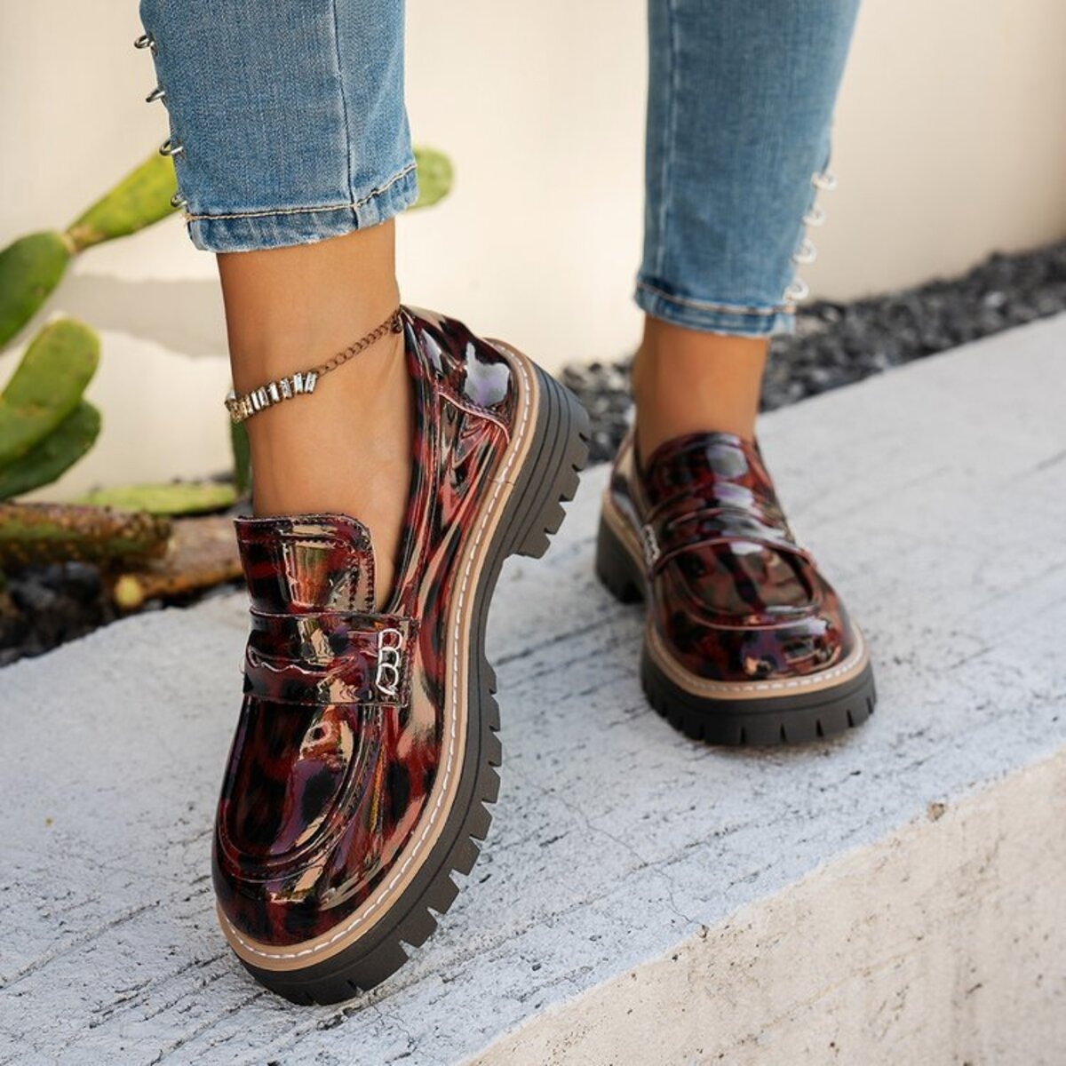 Round Toe Platform Loafers