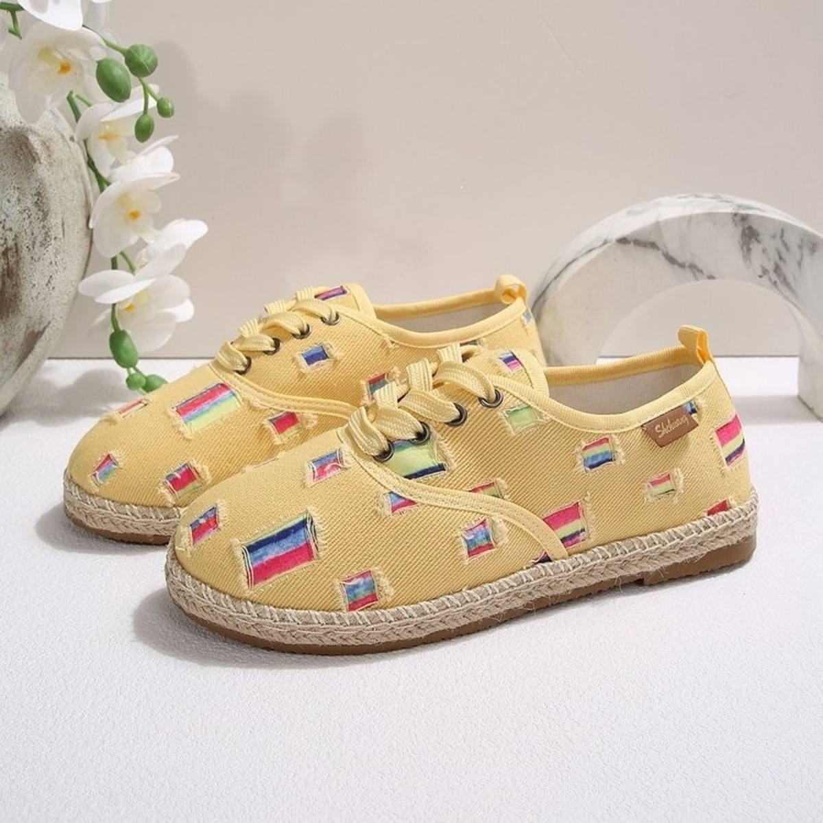 Round Toe Lace Up Sneakers