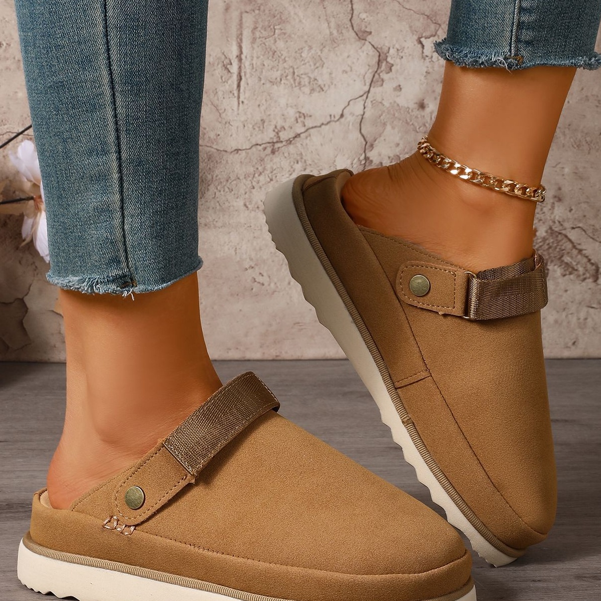 Round Toe Platform Slippers